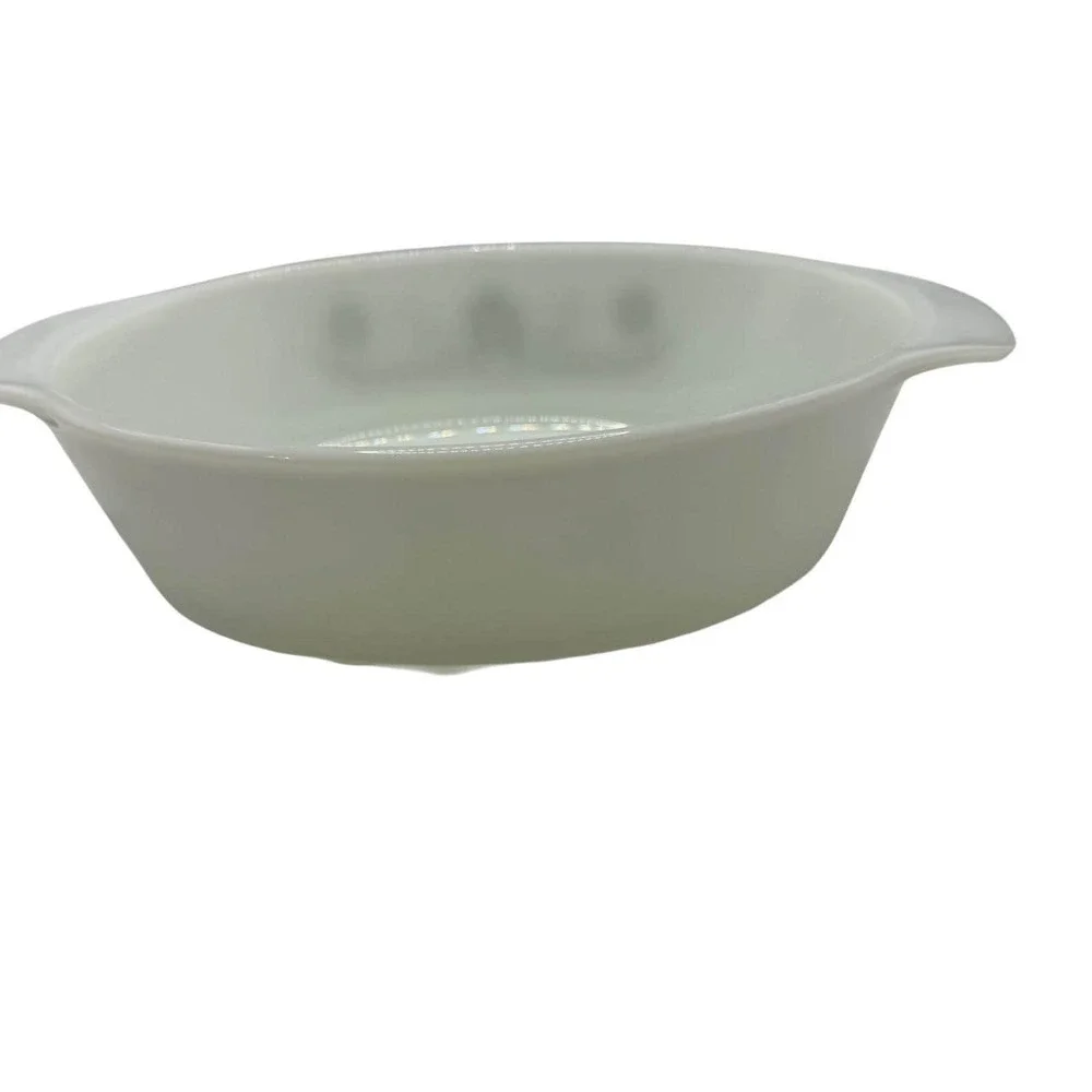 Vintage‎ Milk Glass Baking Dish Made in USA Oven Safe White Round Casserole Lid